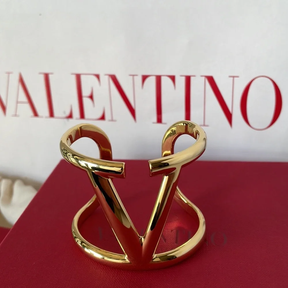 NWT Valentino Garavani Gold Cuff Bracelet. - Picture 3 of 14